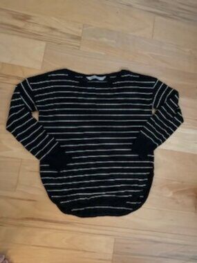 Athleta Cotton/Linen lightweight top size Small black/white